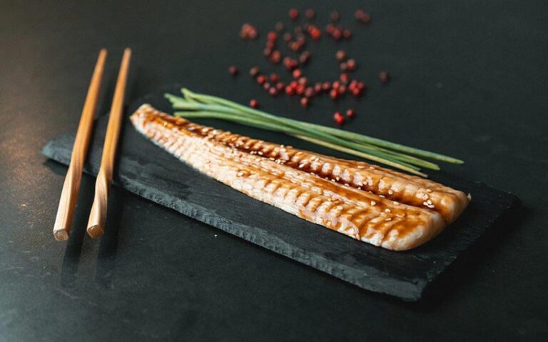 By addressing the challenges associated with the declining eel populations, the company’s 3D-printed vegan eel represents a pivotal moment in the seafood sector, offering a more sustainable and ethical option. Photo © Steakholder Foods