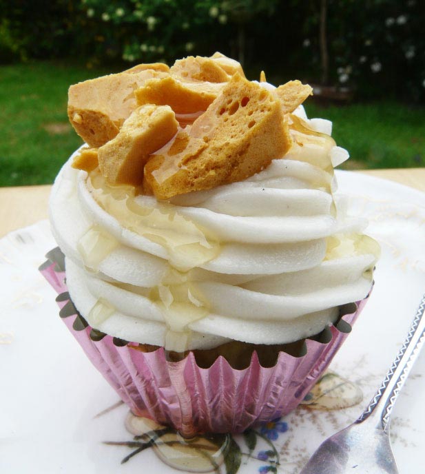 Agave Yoghurt Cupcakes with Honeycomb