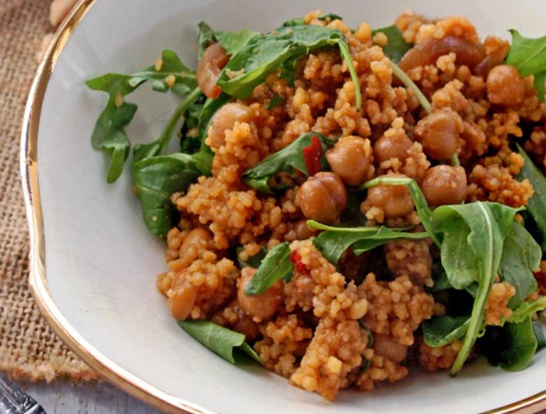 Easy vegan lunch ideas - A bowl of bbq sriracha chickpea cous cous