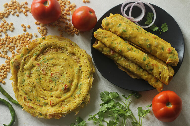 Besan chilla, or chickpea pancakes, make a tasty and nutritious alternative to omelettes. Photo © Jogy Abraham via Getty Images