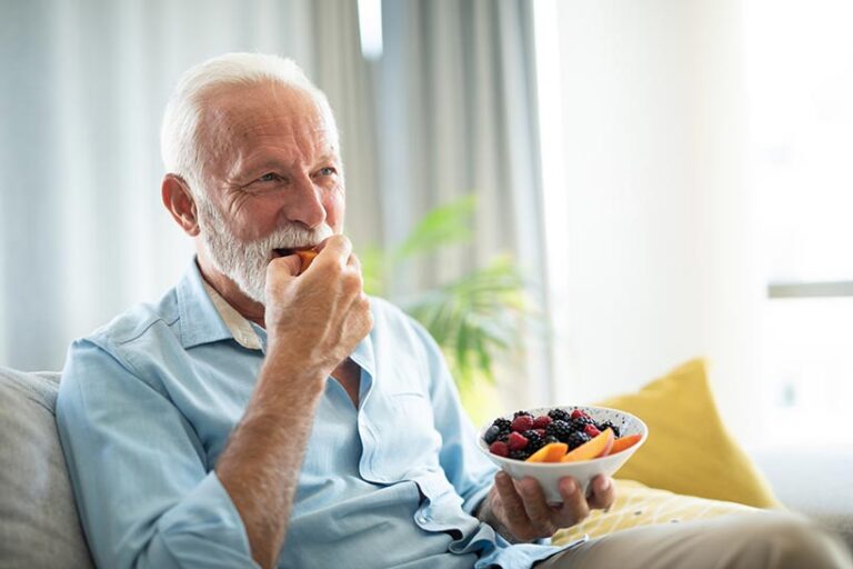 Flavonoids in berries have been found to have a neuroprotective effect, lowering the risk of dementia. Photo © DjelicS via Getty Images