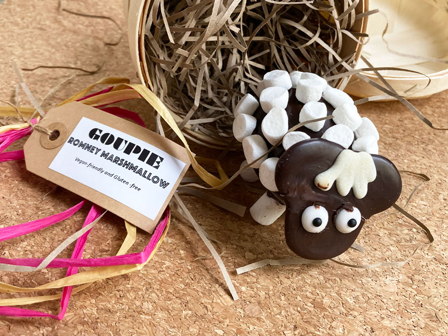 Goupie-Romnie-Marshmallow-vegan-chocolate-Easter-sheep-sitting-in-its-wicker-box-packaging