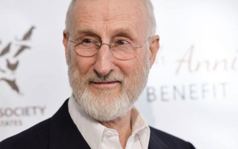 James Cromwell on the red carpet 