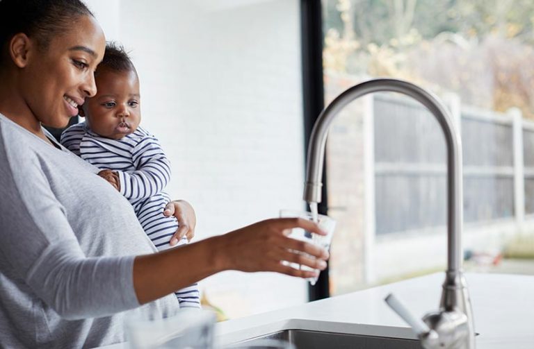 Tap water is the best source of hydration, and all the most environmentally friendly way to hydrate too. Image: Compassionate Eye Foundation/David Oxberry via Getty