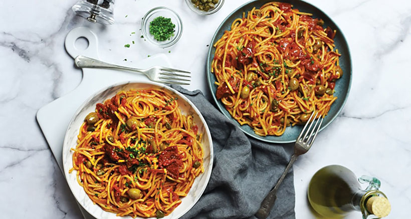 One Pot Vegan Spaghetti Puttanesca 