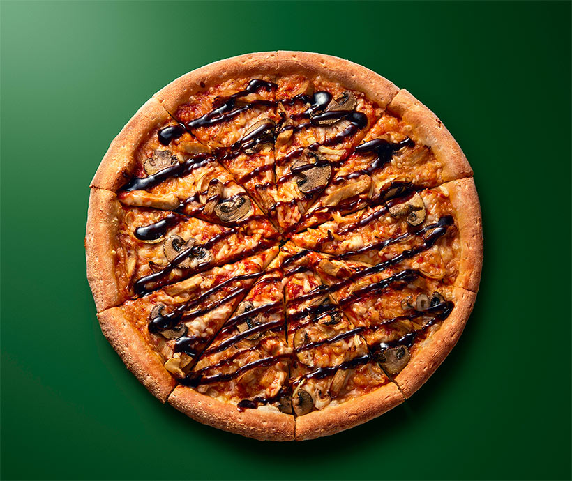 Papa Johns vegan BBQ chicken pizza