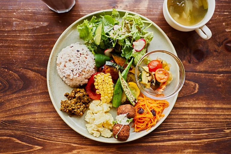 A vegan diet that primarily consists of wholefoods is a very healthy diet. Photo © Yagi Studio via Getty Images