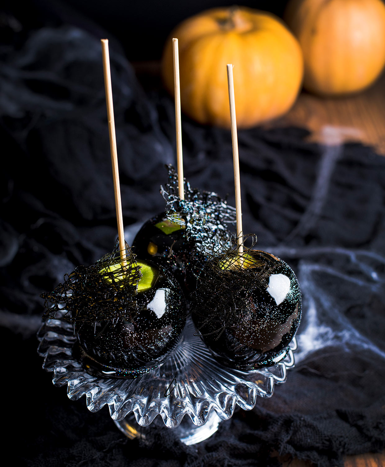 ‘Poisoned’ Vegan Black Toffee Apples for Halloween