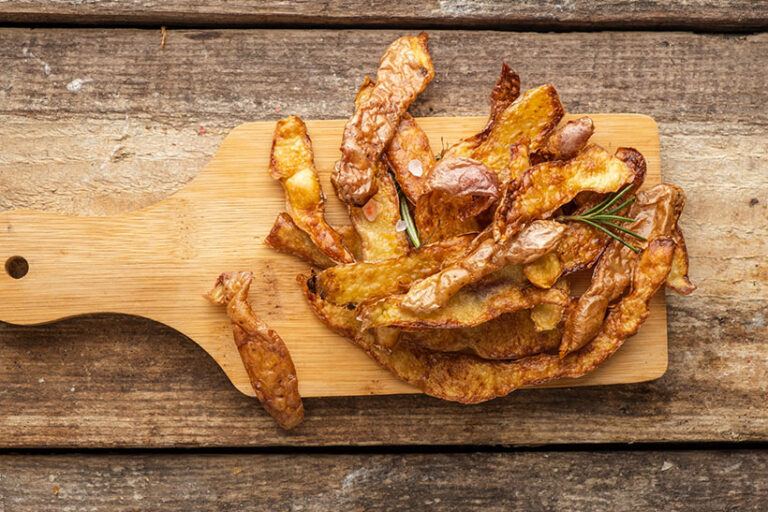 Turn your potato peelings into a tasty snack. Photo © Alexandr Milodan via Adobe Stock