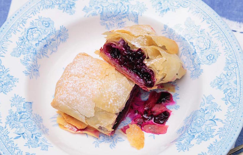 Quick & Easy Vegan Berry Strudel