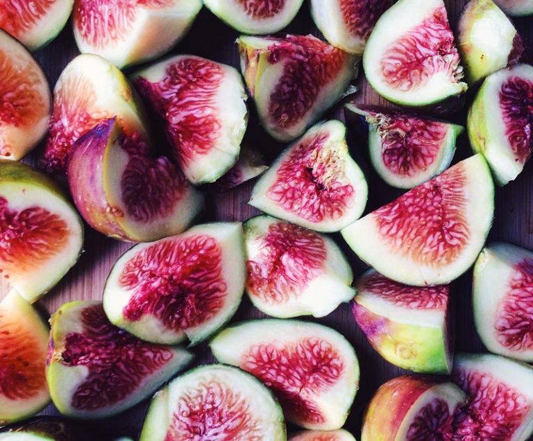 It's a personal decision to weigh up the arguments and decide for yourself if figs are vegan. Photo © S W / EyeEm via Getty images