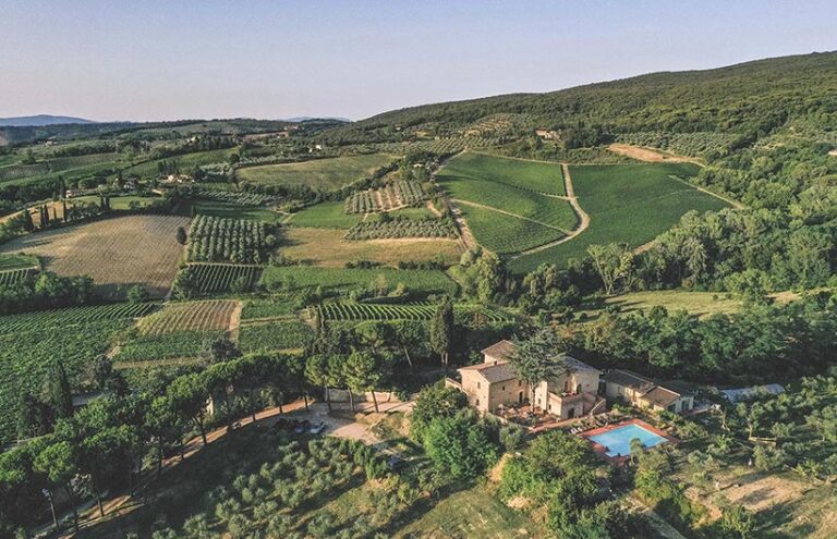 Surrounded by the rolling Tusband landscape, Vegan Agrivilla i pini hotel is every bit as beautiful as the countryside around it. Photo © Vegan Agrivilla i pini