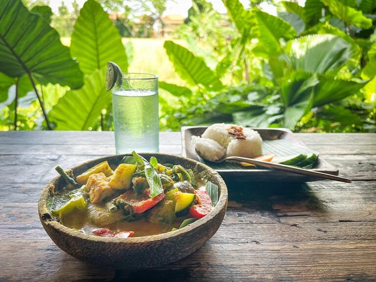 South East Asia has rapidly become a hotspot for vegan tourists - with destinations like Bali now bursting with Instagrammable smoothie bowls and mock meats. Photo © PamelaJoeMcFarlane via Getty Images