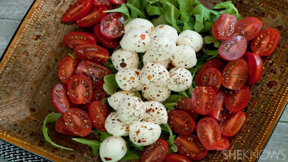 Vegan buffalo mozzarella with tomatoes