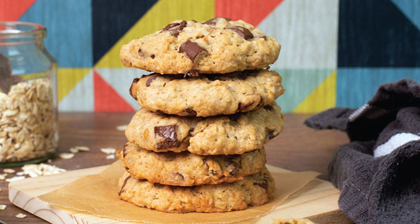 Vegan Chocolate Chip Oat Cookies