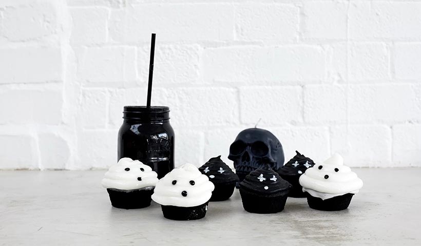 Vegan ghost cupcakes