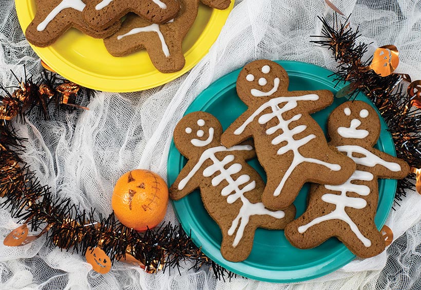 Vegan Gingerbread Skeletons 