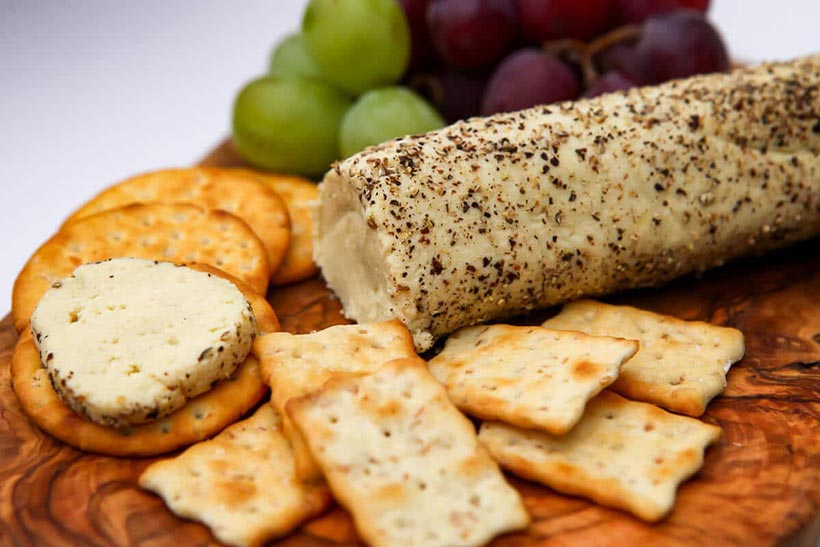 Vegan goats cheese served with crackers