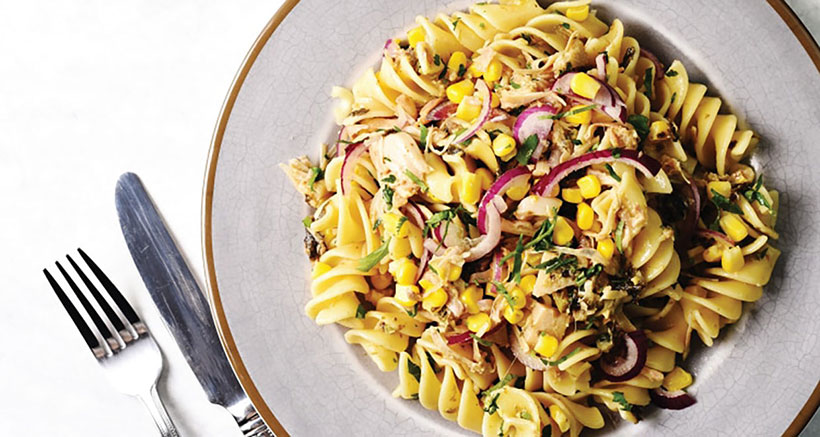 Jackfruit Vegan “Tuna” and Sweetcorn Pasta Salad is one of our favourite vegan lunch recipes