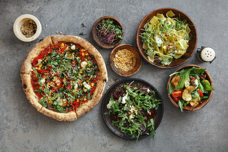 There are plenty of plant-based pizza options available to vegans. Photo © luchezar via Getty Images