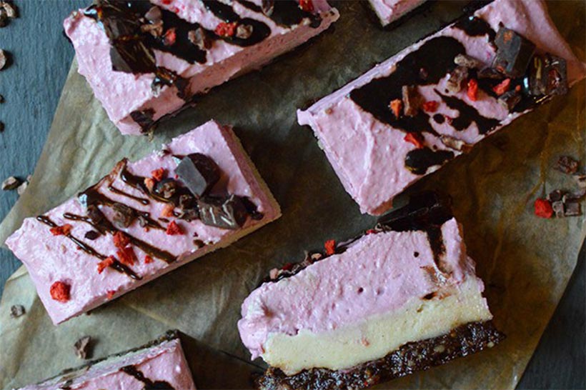 Vegan Raw Raspberry Cheesecake Brownies