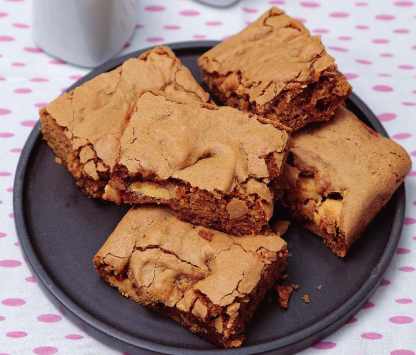 Vegan Blondies with White Chocolate and Tofu