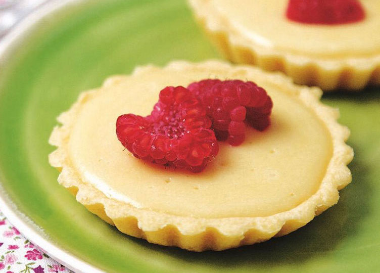 Vegan White Chocolate Tarts with Raspberries