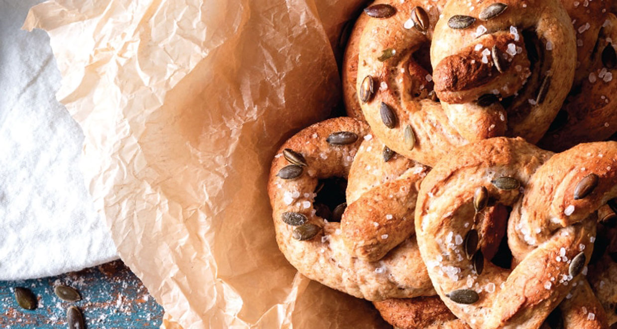 Vegan Wholemeal Pretzels with Pumpkin Seeds